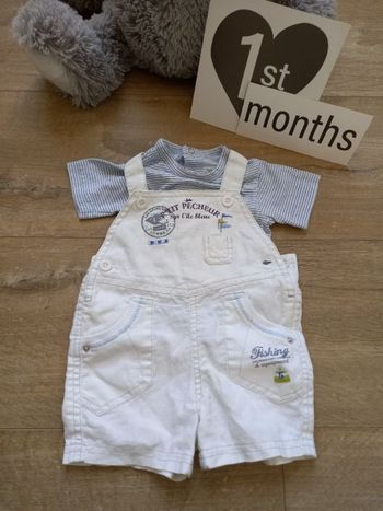 Ensemble salopette et tee shirt