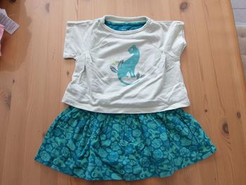Robe et t-shirt