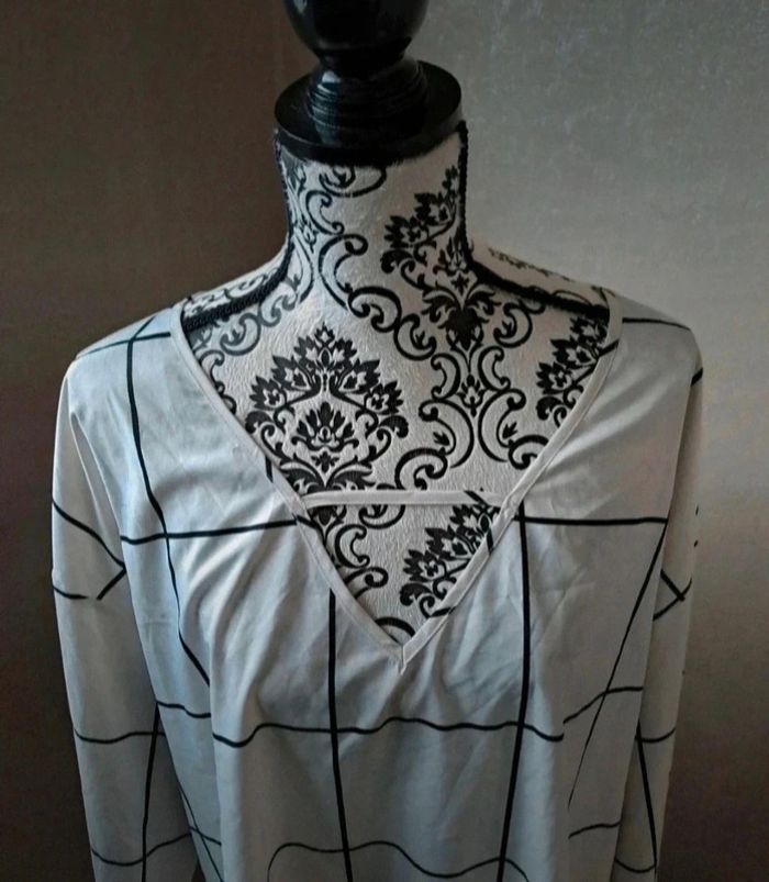Jolie blouse manches longues col en V taille 3XL ou 50 - photo numéro 2