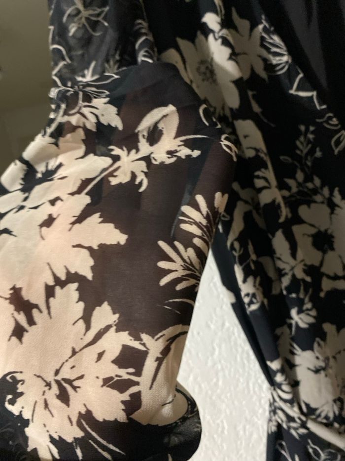 Robe à feuilles, noires et crème - photo numéro 5