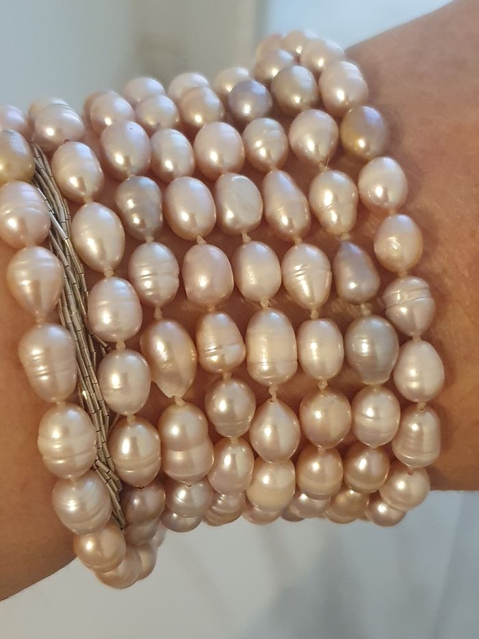 Magnifique collier sautoire de véritable perles de cultures multicouleurs en excellente état svp observerez toutes les photos avant de me demander les dimensions car j ajoute toujours la dimensions merci - photo numéro 2