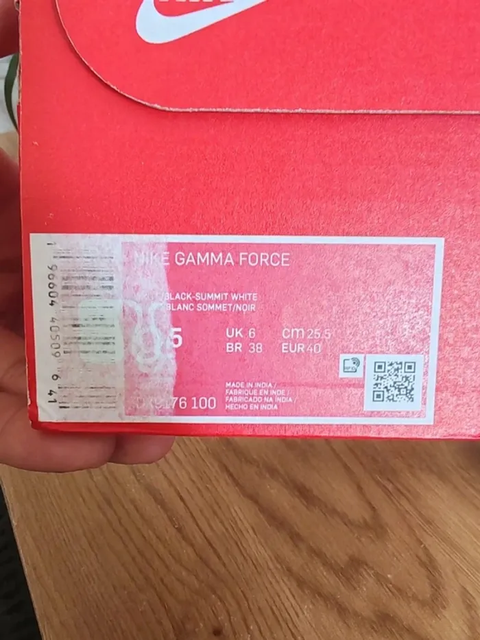 Nike Air Force Gamma Noir et Blanche neuve taille 40 - photo numéro 13