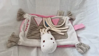 Doudou plat cheval rose pericles