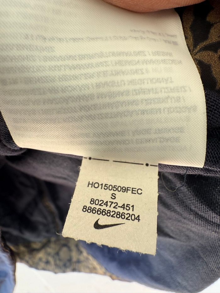 T-shirt Nike de la collection sportswear casual Y2K. - photo numéro 3