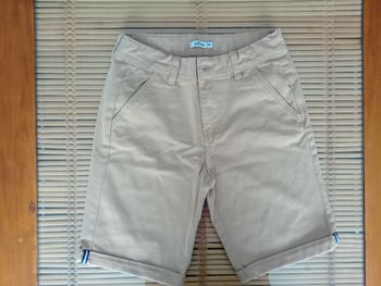 Short neuf beige 10 ans