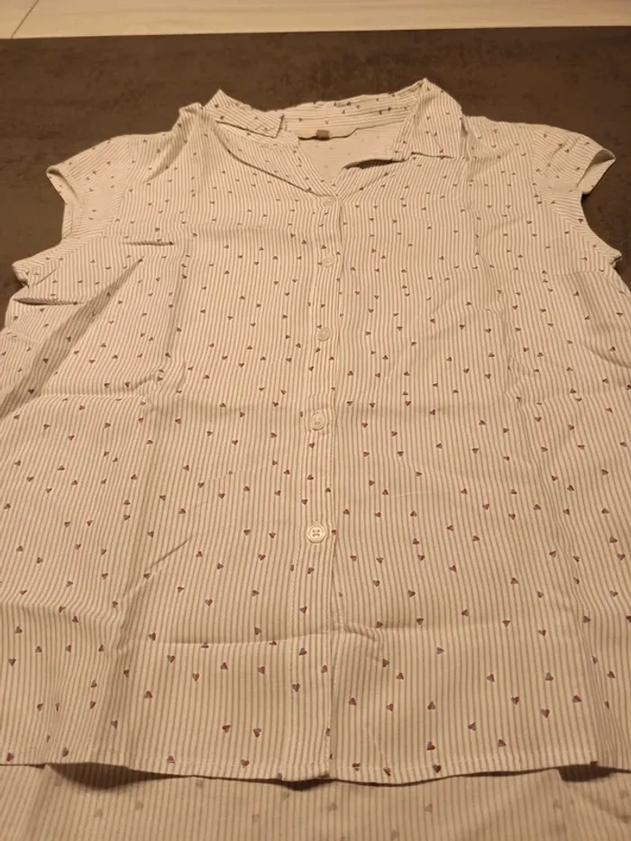 Vends chemisier manches courtes C&A taille 36 . - photo numéro 2