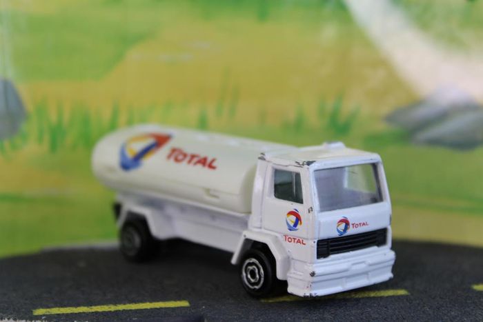 Majorette camion citerne Ford cargo - photo numéro 7