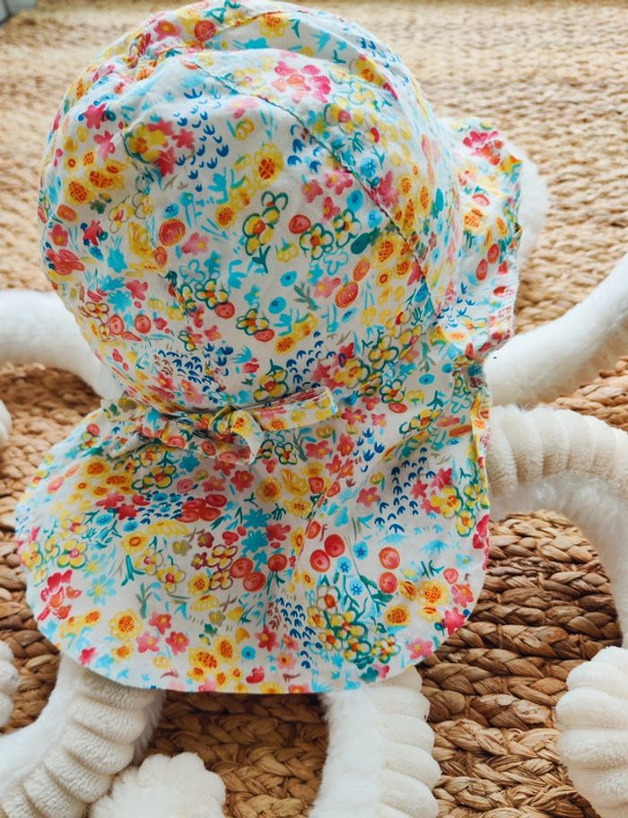 Chapeau protège nuque, bob à couvre-nuque bébé fille motifs petites fleurs - photo numéro 3
