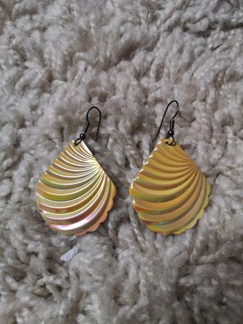 Boucles d'oreilles pendantes irisées