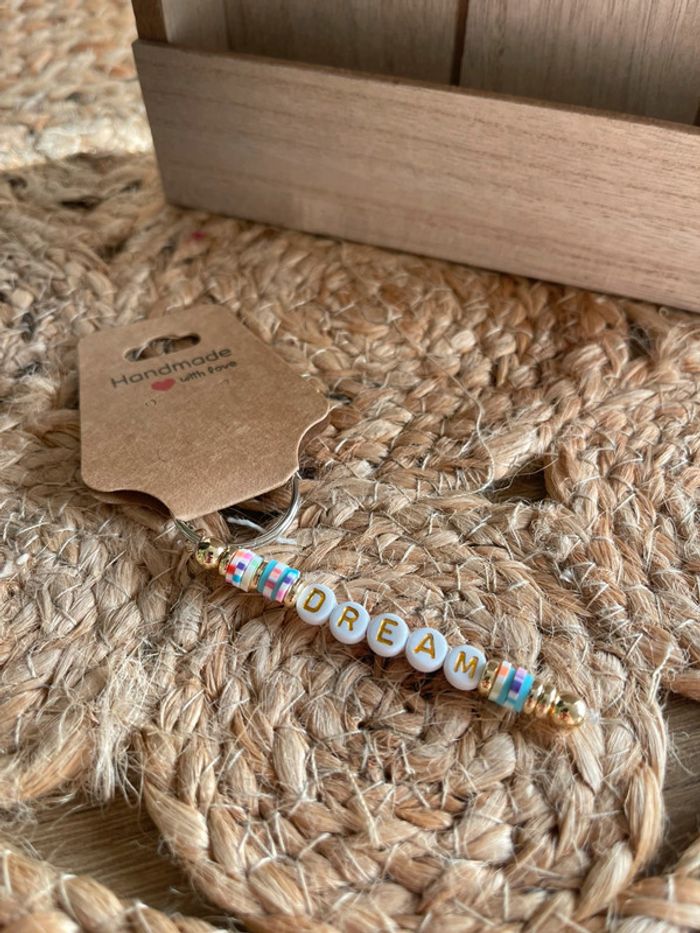 Porte clé perles lettres