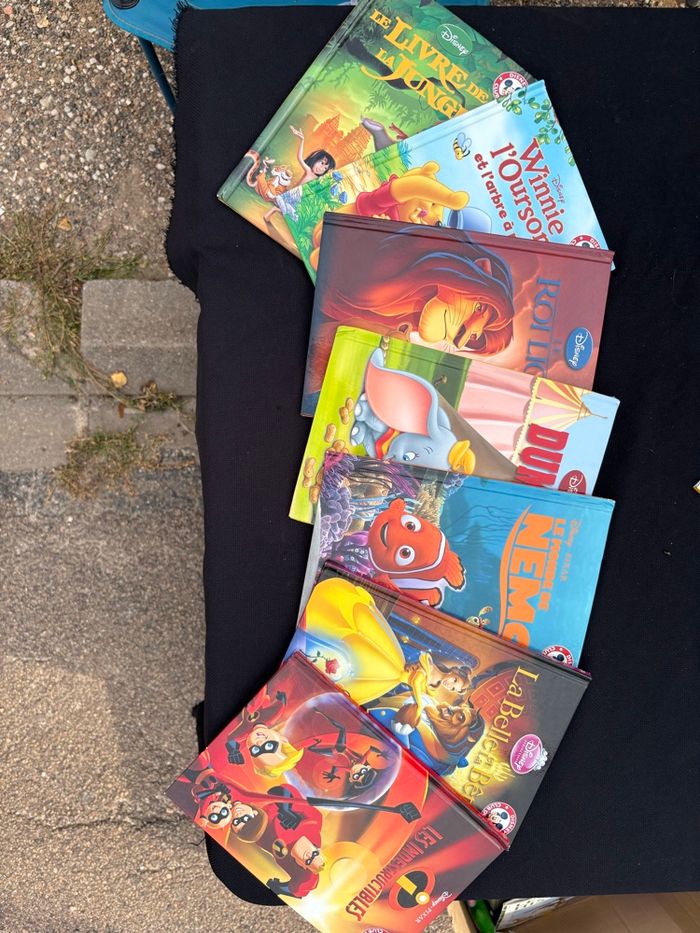 Lot de  7 livres disney