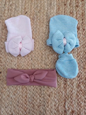 Lot 2 bonnets + 1 bandeau+ 1 paire de moufle