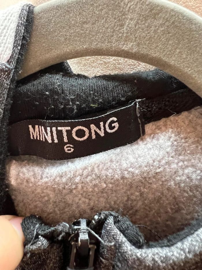 Gilet sport Minitong Gris - Taille 6 ans - Parfait État. - photo numéro 2