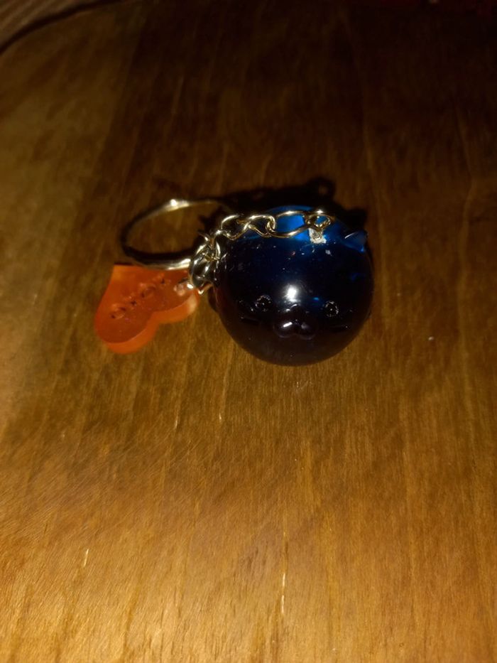 Porte clé chat boule résine epoxy