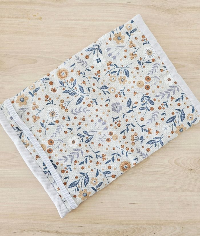 Protege carnet de santé Fleur - photo numéro 3