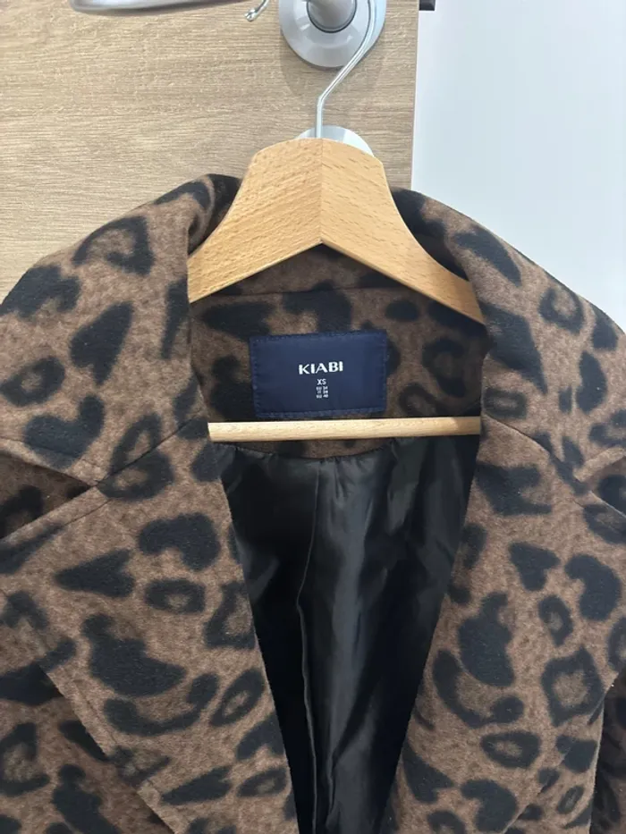 Manteau mi-long léopard - photo numéro 2