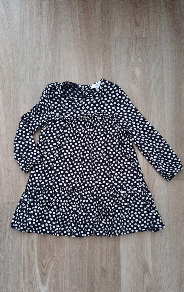 Robe fleurs blanches 3 ans