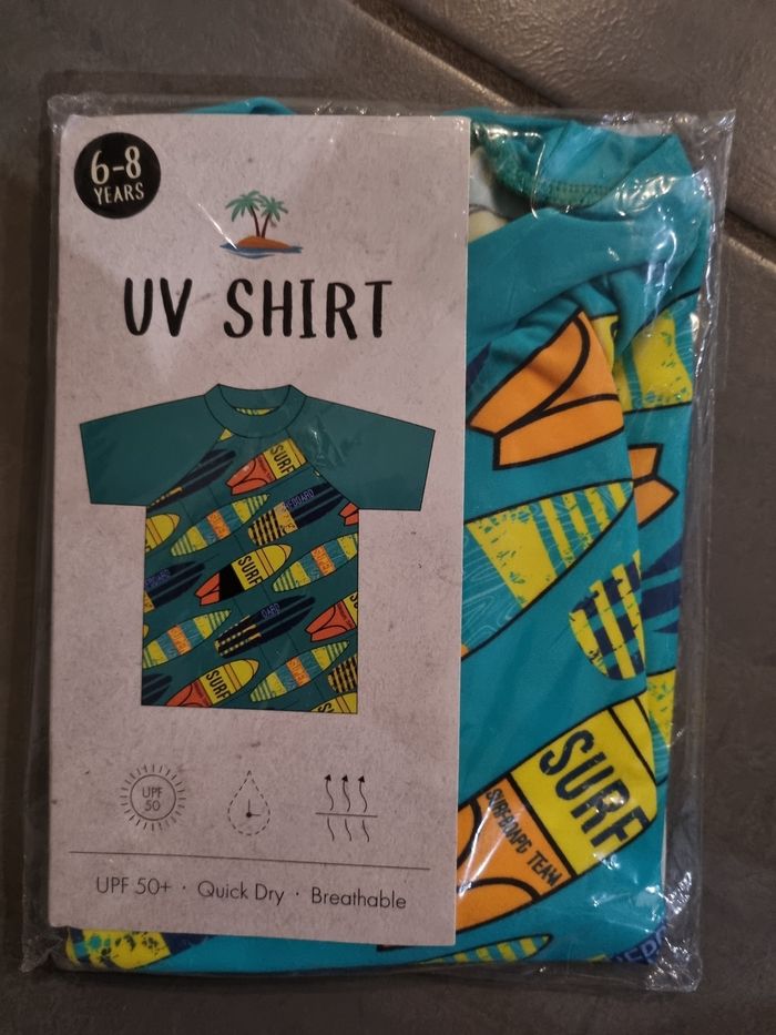 Tee shirt uv neuf 6/8ans