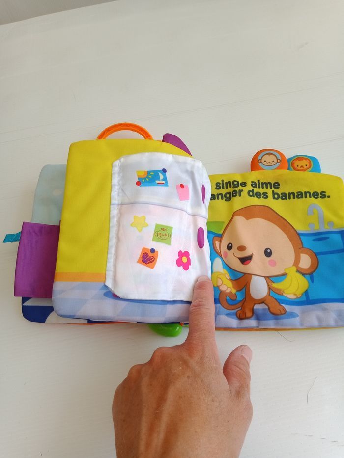 Baby livre à surprises VTech pour éveiller les sens de bébé - photo numéro 4