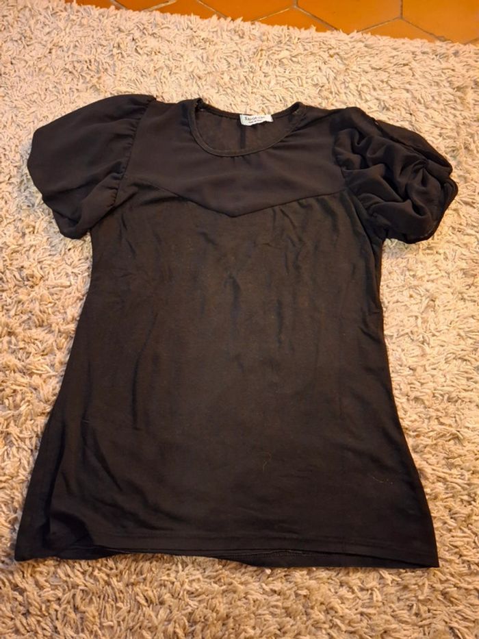 Magnifique t shirt noir taille m femme avec epaule et col transparent sapotille