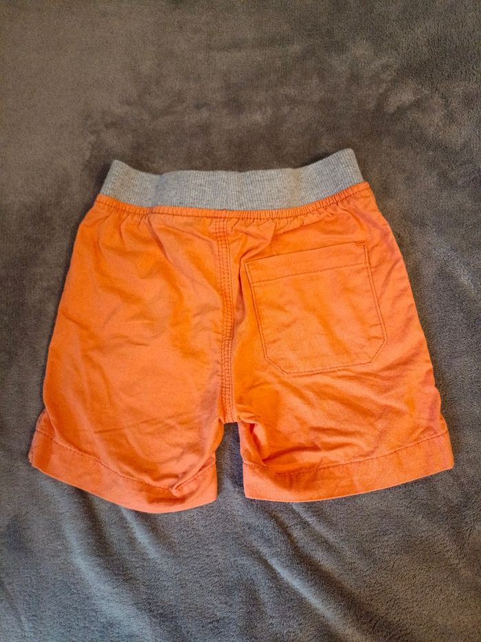Short orange - photo numéro 3