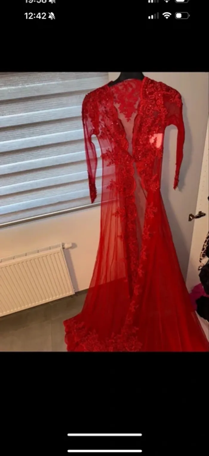 Caftan rouge taille xs tres bonne etat - photo numéro 4