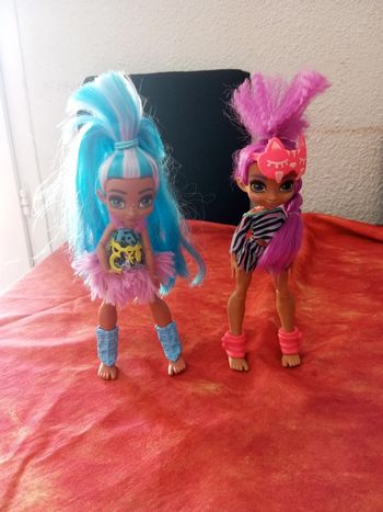 Lot de 2 poupées Cave club Mattel