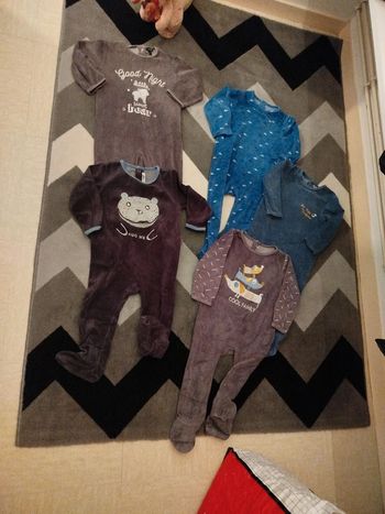 Lot de pyjamas