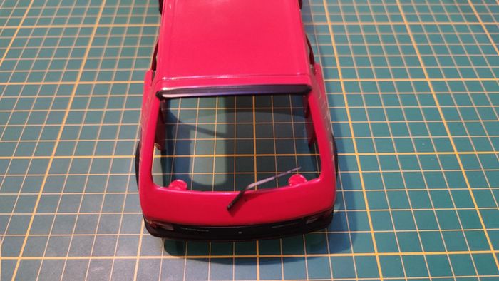 Carcasse carrosserie pièce détachée miniature Peugeot 205 GTI 1/18 Solido #B41 - photo numéro 3