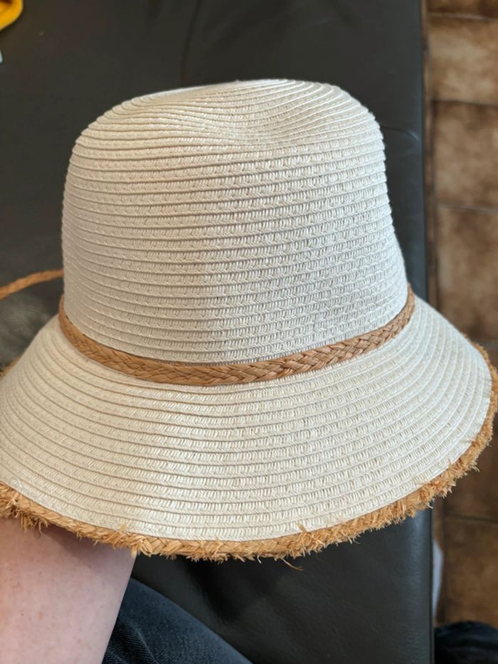 Très joli chapeau femme - photo numéro 5
