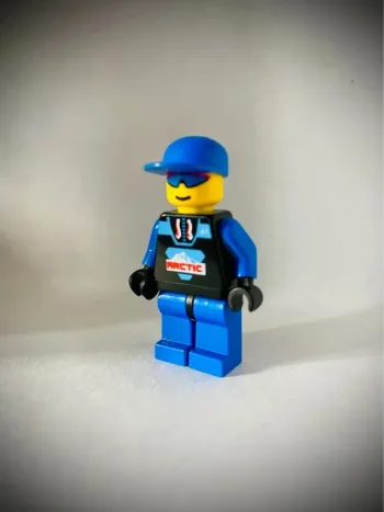 Minifigurine LEGO Arctic ARC003 - Black, Bleu Cap 2000 - En très bon état