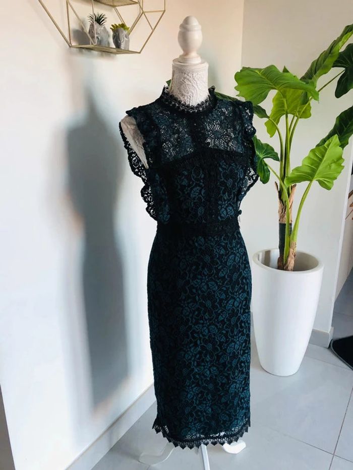 Robe chic dentelle Zara taille S - photo numéro 2