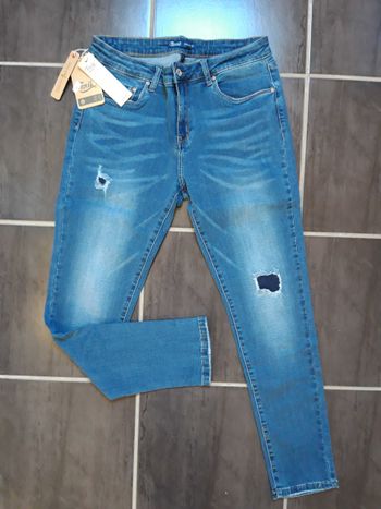 Jean marque Toxik 42 XL neuf encore étiqueté à 49.99€