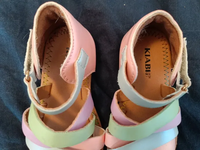 Sandales multicolore taille 24 - photo numéro 2