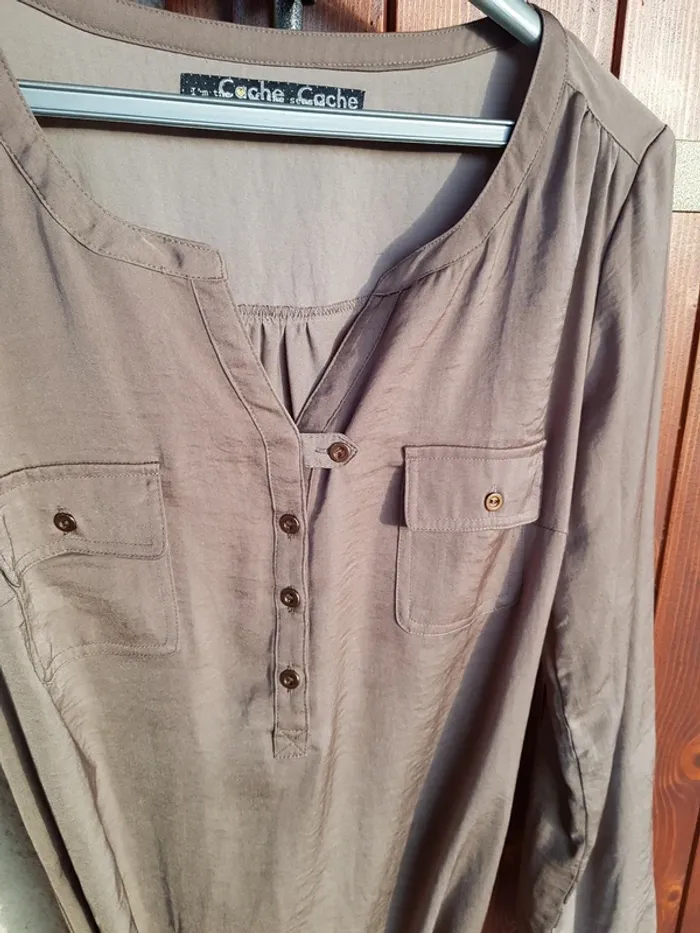 Blouse satin taupe dorée