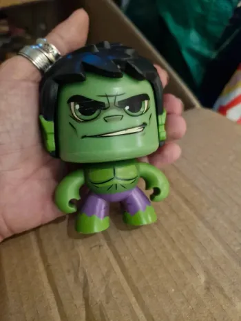 Figurine hulk