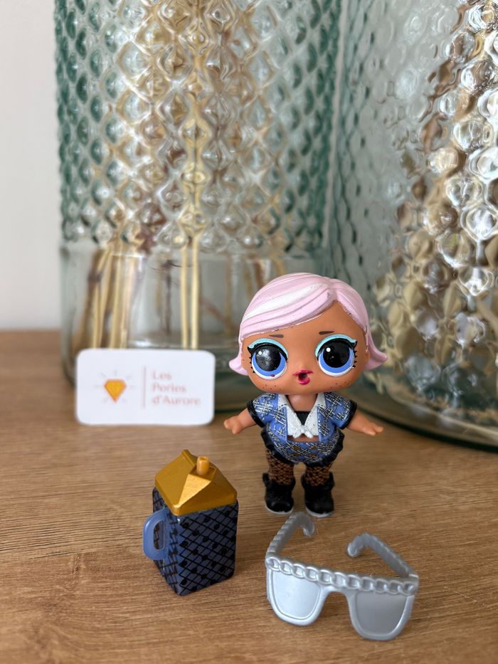Poupée lol surprise