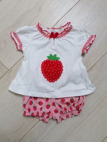 Ensemble short et t-shirt fraise 3 mois