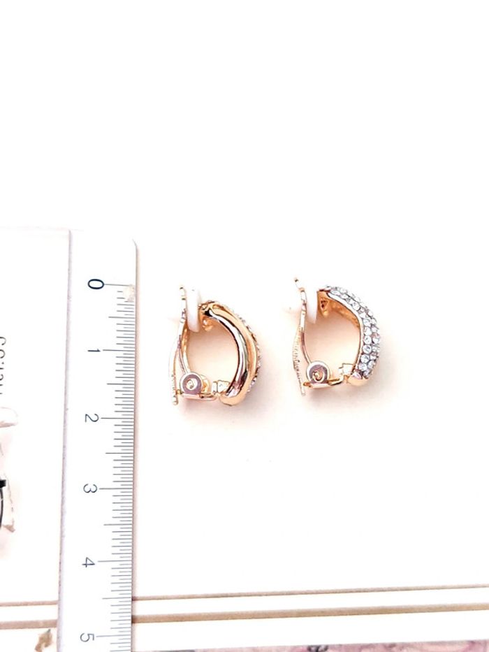 Paire de boucles d'oreilles à clip vintage doré - photo numéro 4