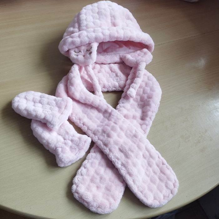 Ensemble bonnet écharpe moufle bébé Peluche