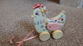 Poule à tirer en bois Djeco