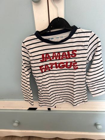 TEE shirt manches longues , 3 ans