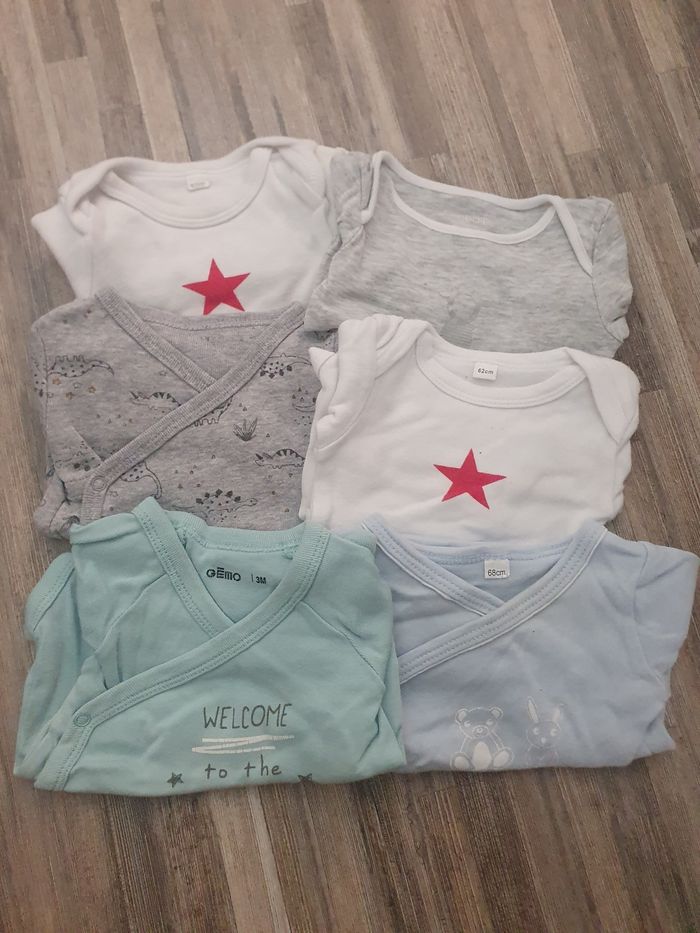 Lot 6 bodies manche longue en taille 3 mois