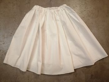 Jupe blanche Taille 4/8 ans faite par une couturière