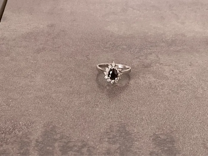Bague En argent, pierre noire