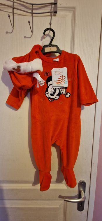 Combinaison Noël Mickey