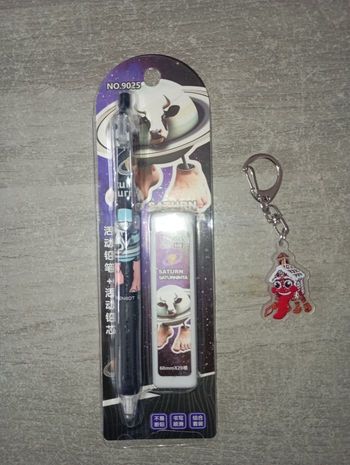 Stylo ( critérium )et porte clé brainRot 