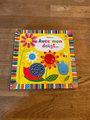 Livre cartonné Usborne Avec mon doigt