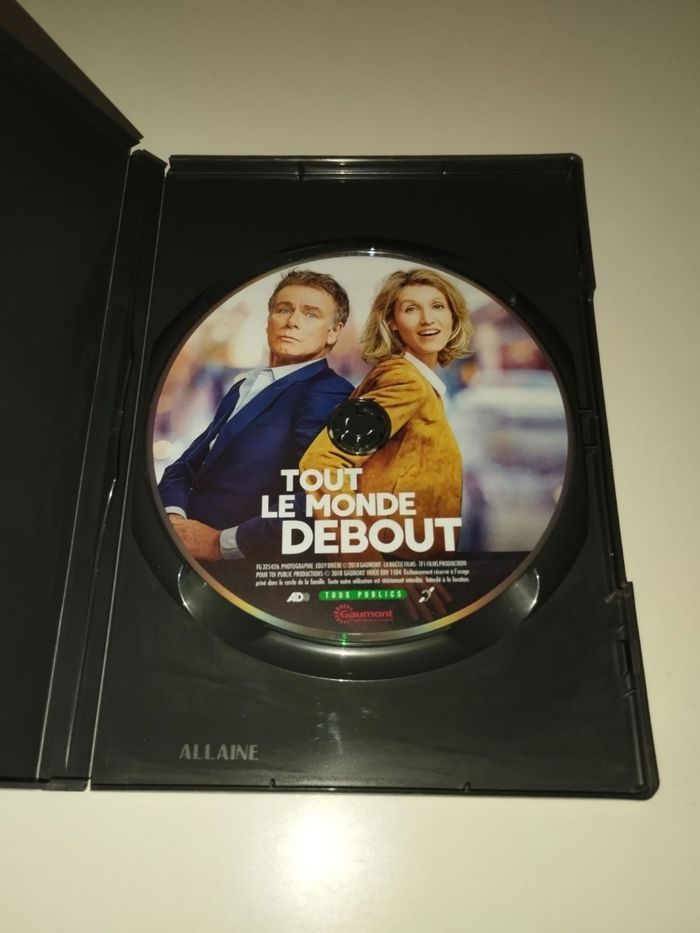 DVD tout le monde debout - photo numéro 3