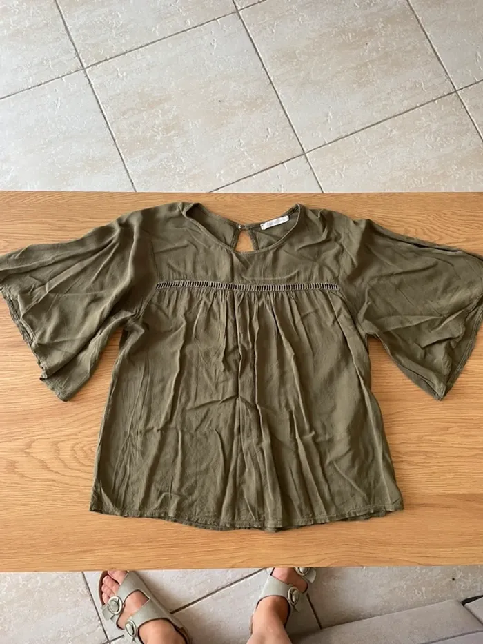T-shirt blouse